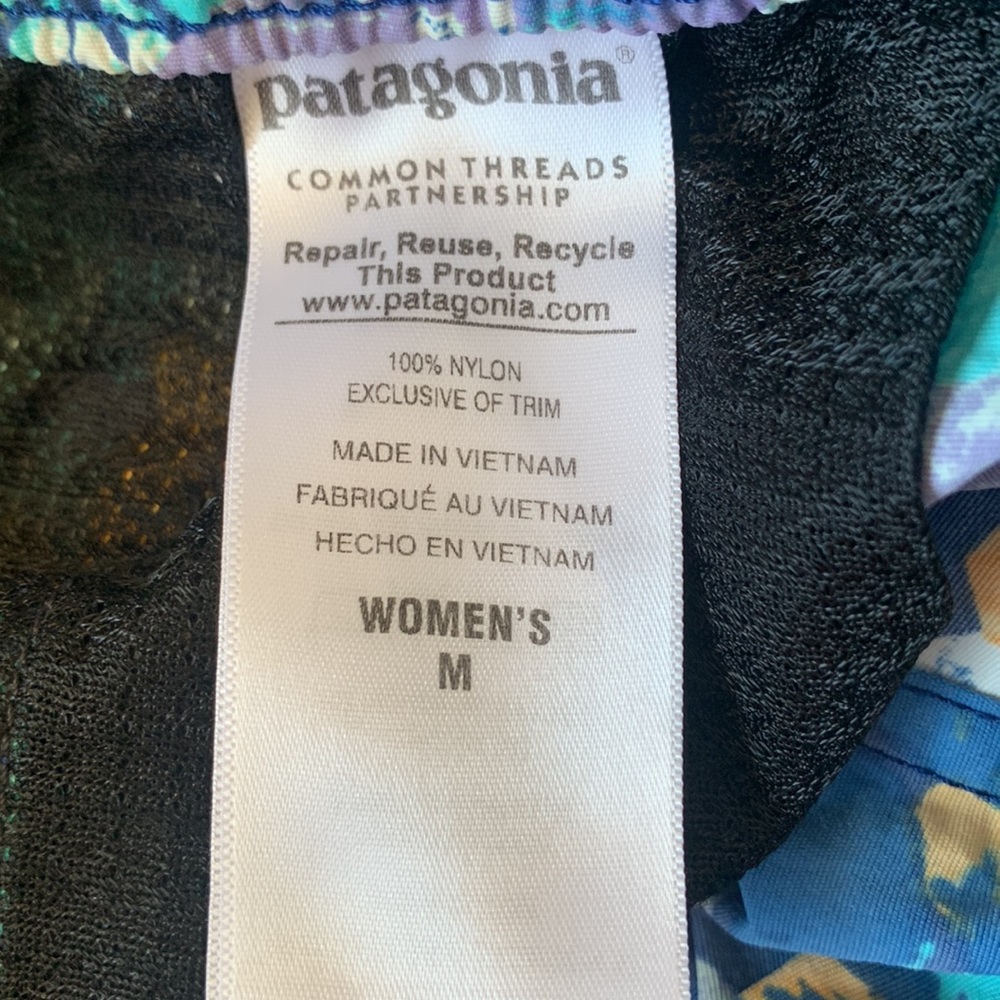 PATAGONIA Barely Baggies Shorts Neo Tropics Channel Blue - Picture 8 of 11